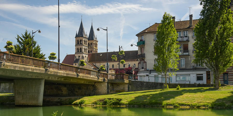 Exploring the charming towns of Melun and Barbizon
